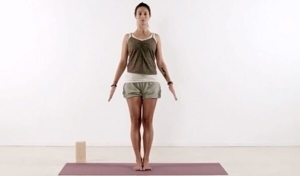 tadasana yoga posture for weight loss